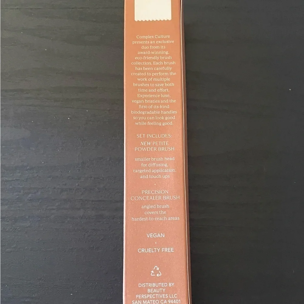 NWT-COMPLEX CULTURE-ALL THE ANGLES MAKE UP BRUSHES